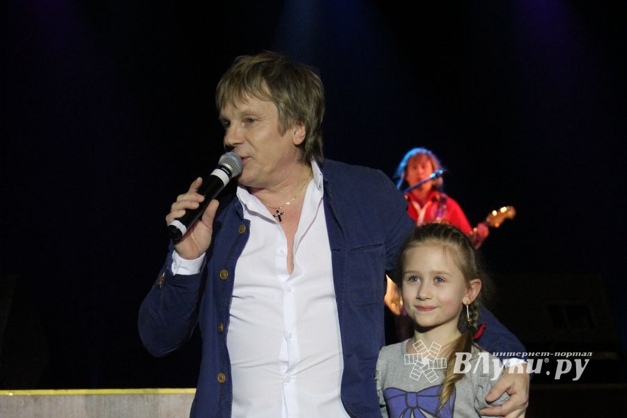 ДК ЛК Великие Луки: Две звезды в одном концерте (фото)