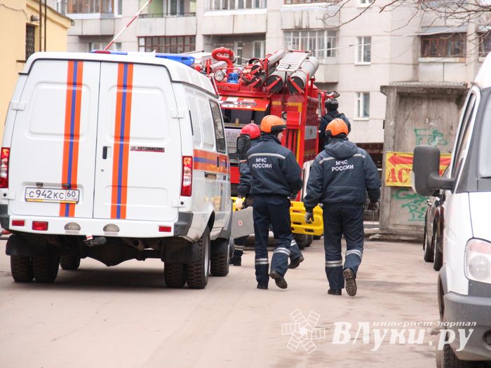 В Великих Луках «захватили заложников» (фото)
