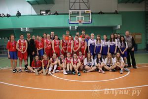 В Великих Луках прошли финальные игры муниципального этапа «КЭС-Баскет» (фото)