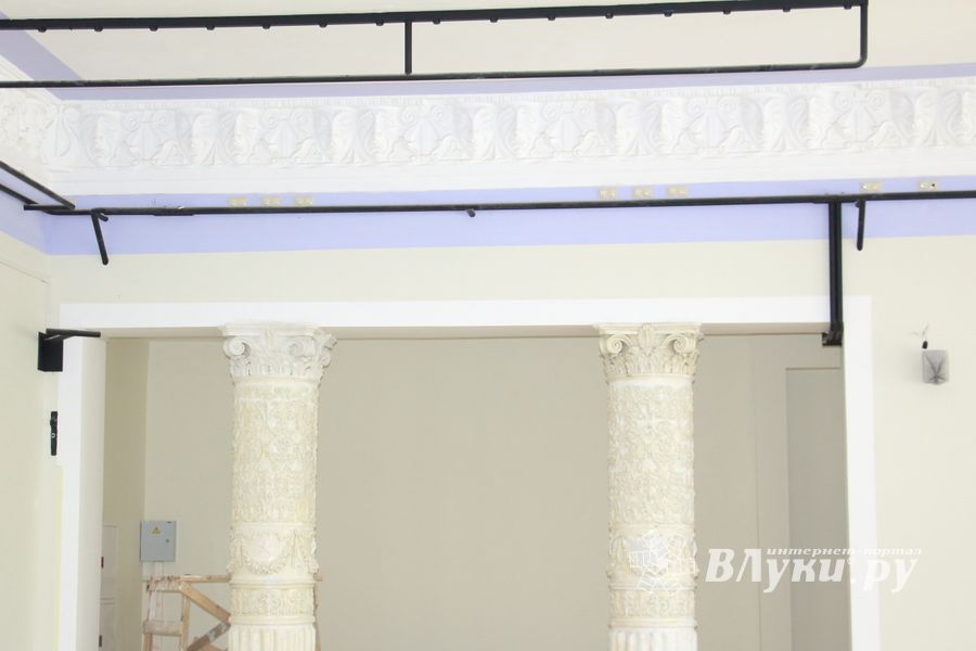 Обновлённый интерьер Великолукского драмтеатра - всё что удалось увидеть (ФОТО)