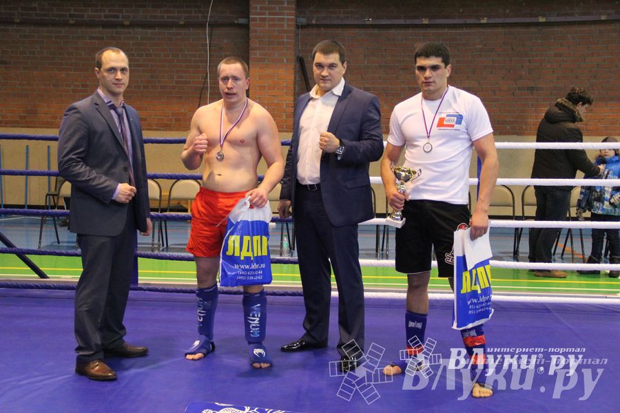 В Великих Луках прошел межрегиональный Открытый Кубок по смешанному боевому единоборству (фото)