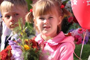 Самую многочисленную школу Великих Лук пополнили 116 первоклассников (ФОТО)