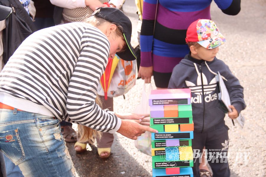 Tele2 поздравила великолучан с Днем рождения любимого города (фото)