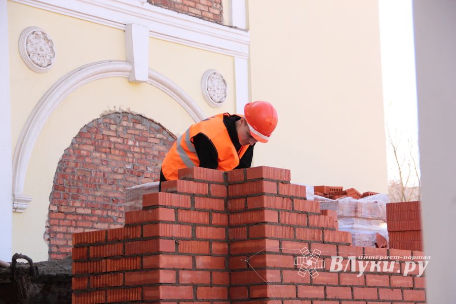 В театре не могут быть пластиковые окна... (фото)