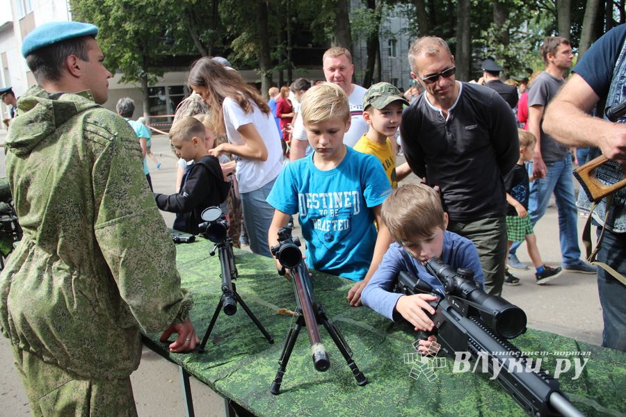 Великолучане празднуют День города (ФОТО)