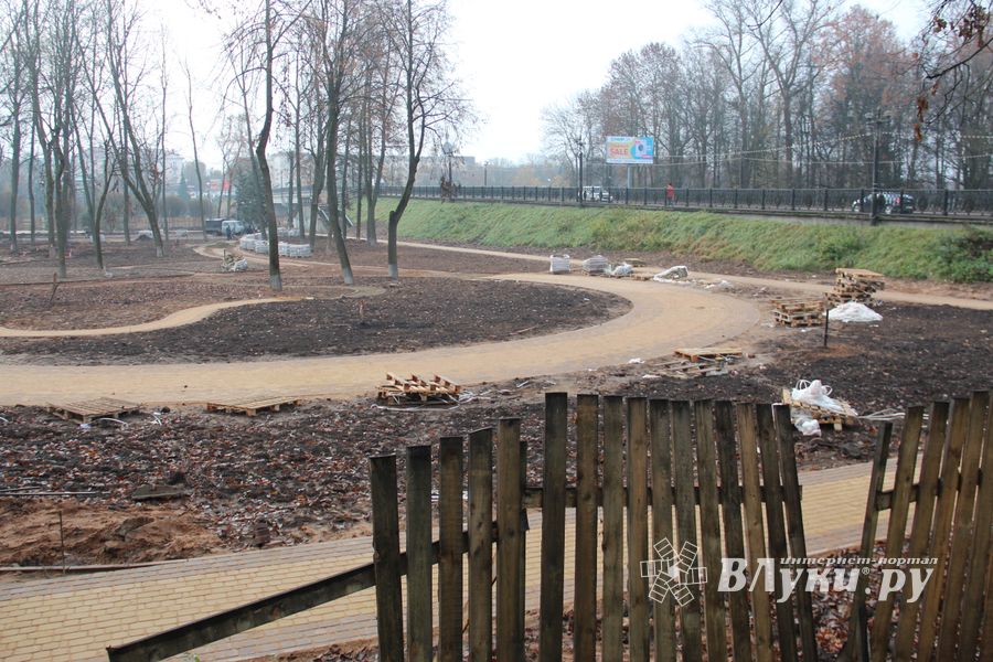 Великолукский парк стремительно преображается (ФОТО)