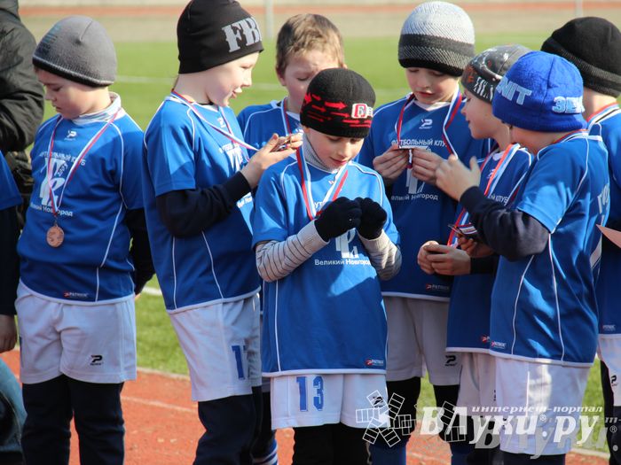 В Великих Луках прошел международный детский турнир по футболу «Наши надежды»