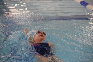 Соревнования по плаванию на призы Деда Мороза прошли в Великих Луках (ФОТО)