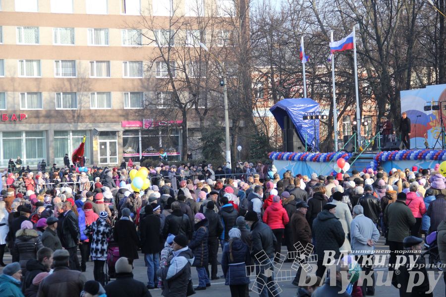 В Великих Луках состоялся торжественный митинг в честь Дня народного единства (ФОТО)