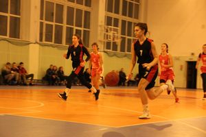 Великолукские баскетболистки борются за Кубок города (ФОТО)