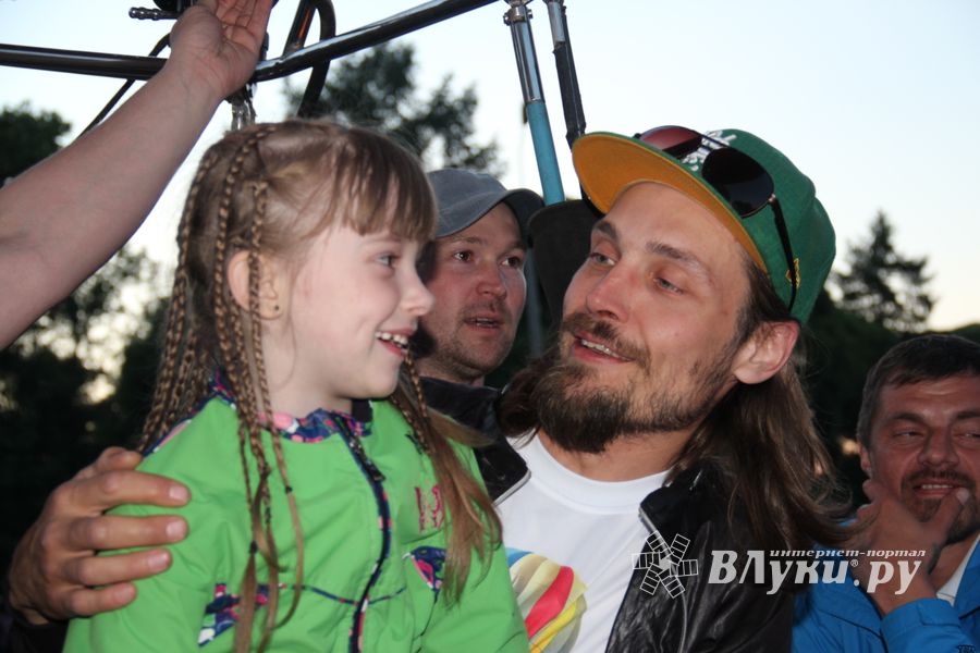 22-я Международная встреча воздухоплавателей завершилась традиционным ночным свечением аэростатов (ФОТО)