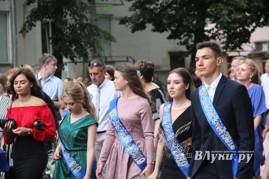 Великолукской «Бригантине» пришлось поплавать под дождём (ФОТО)