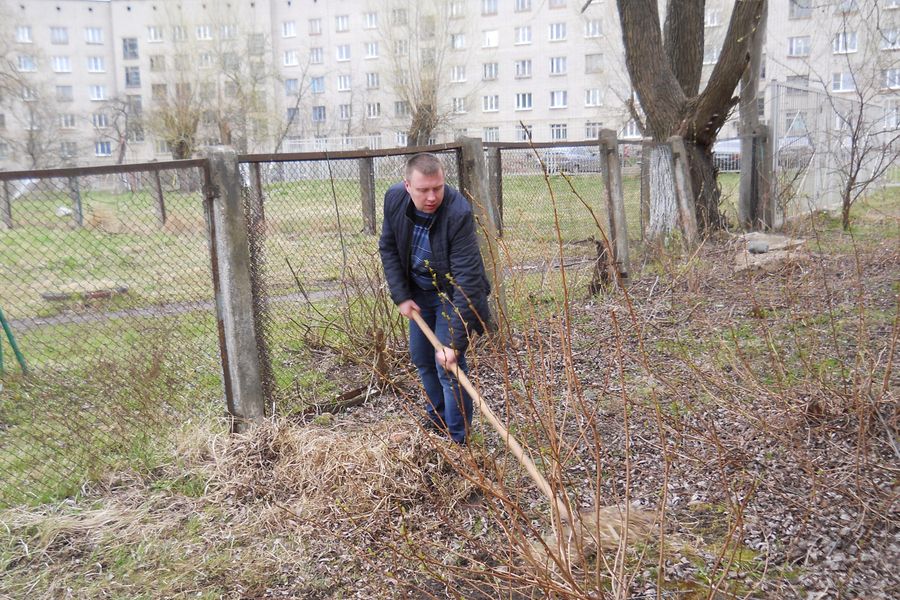 Детский сад №23 провел субботник (ФОТО)