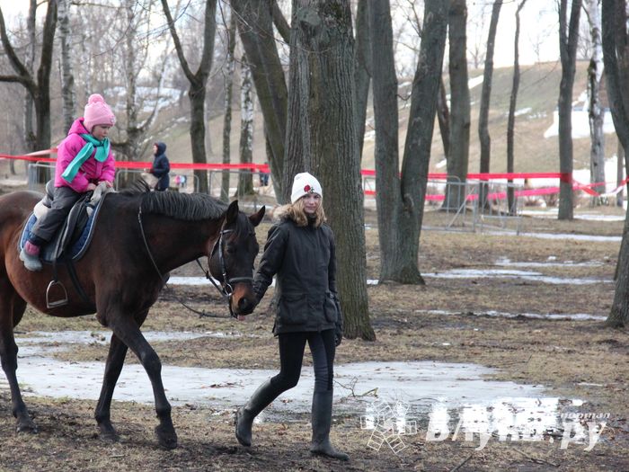 В Великих Луках широко отметили Масленицу (ФОТО)