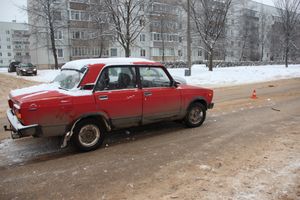 В Великих Луках водитель «Пятерки» сбил женщину-пешехода (фото)