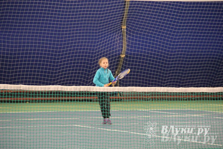 В СК «Ника» проходит открытый городской турнир по большому теннису (фото)