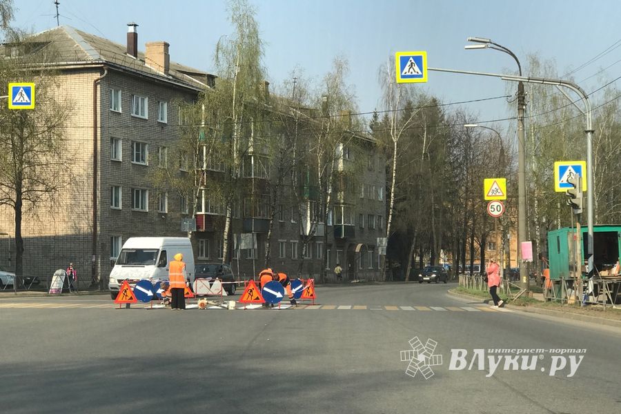 На пр. Гагарина рисуют «зебру» (ФОТО)