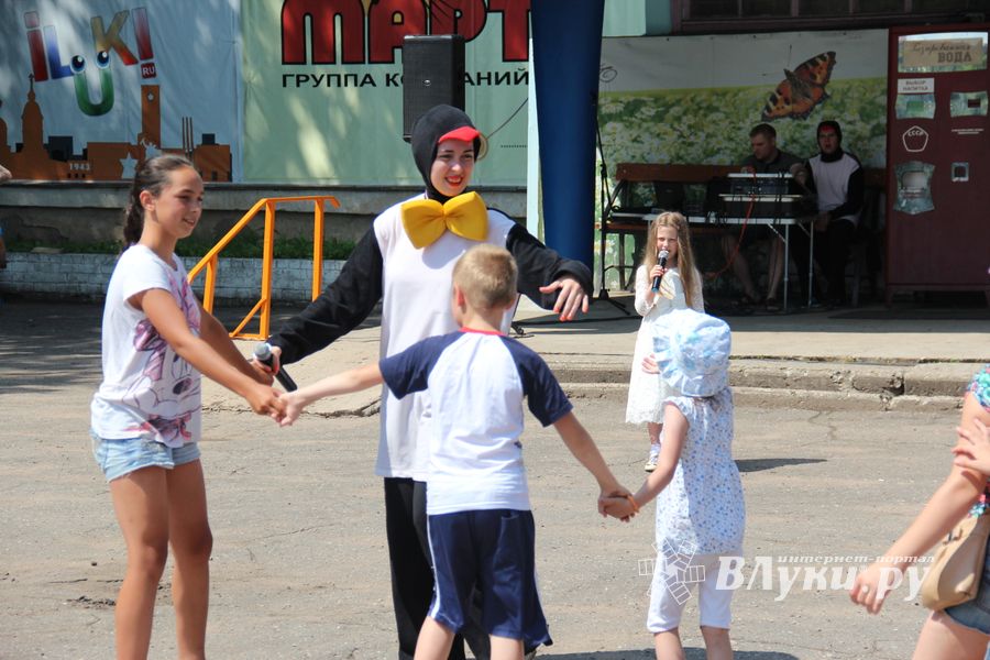 В городском парке Великих Лук прошёл День мороженого