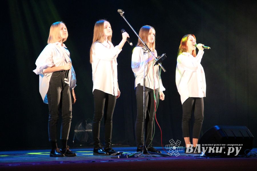 В Великих Луках состоялся финальный концерт медиа проекта «Новые Голоса на Новом Радио» (ФОТО)