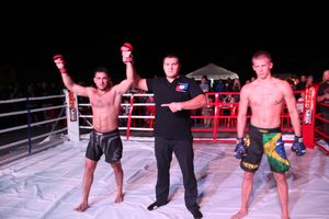 В Великих Луках прошли бои по смешанным боевым единоборствам ММА (фото)