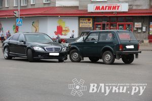 ДТП на проспекте Гагарина: не разошлись «Мерседес» и «Нива» (ФОТО)