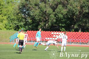 В Великих Луках состоялся матч «Луки-Энергия» — «Звезда» (Санкт-Петербург)