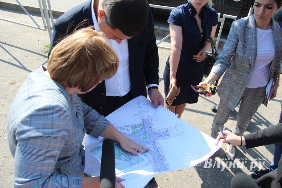 Ведерников осматривает Великие Луки (ФОТО)