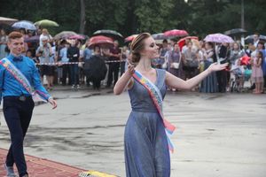 Великолукской «Бригантине» пришлось поплавать под дождём (ФОТО)