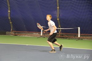 В Великих Луках прошло Первенство по большому теннису (фото)