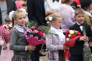 Школа №12 встретила День знаний (фото)