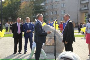 В Великих Луких благоустроили сквер на ул. Жукова (фото)