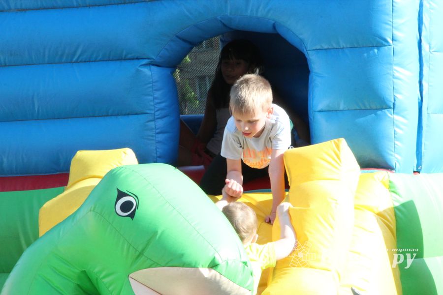 В Великих Луках прошел «День защиты детей» (ФОТО)