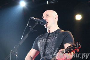 В Великих Луках состоялся концерт Дениса Майданова