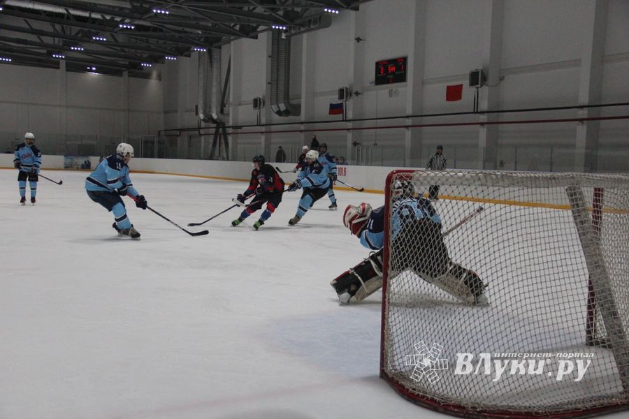 Великолукские хоккеисты в шаге от финала (ФОТО)
