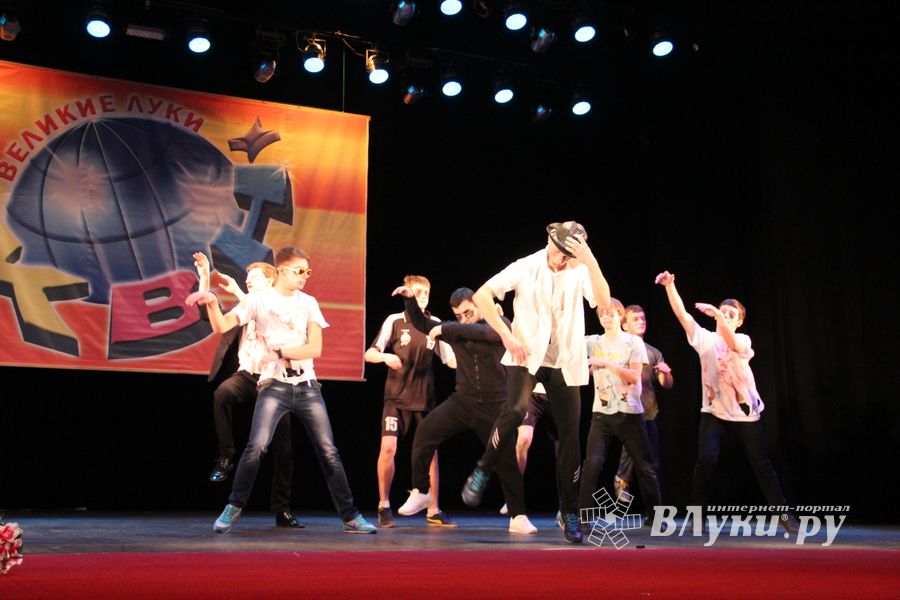 Осенняя игра КВН, посвященная 850-летию Великих Лук (фото)