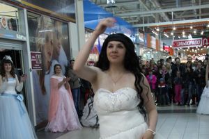 В Великих Луках бегали невесты (ФОТО)