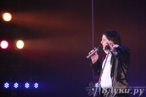 В ДК ЛК состоялся концерт Юрия Михайлова