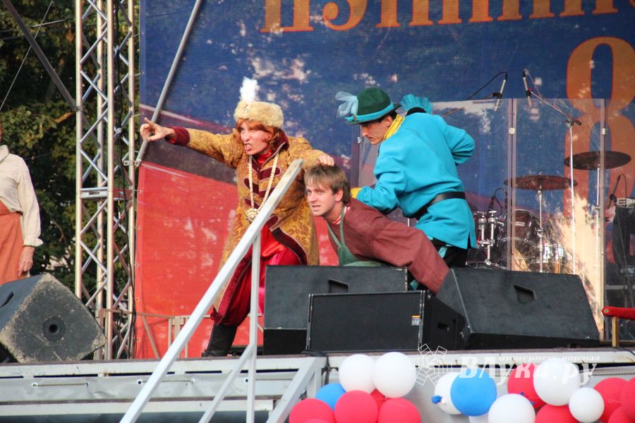 Людмила Чурсина и Пелагея поздравили Великие Луки с 850-летием (ФОТО)