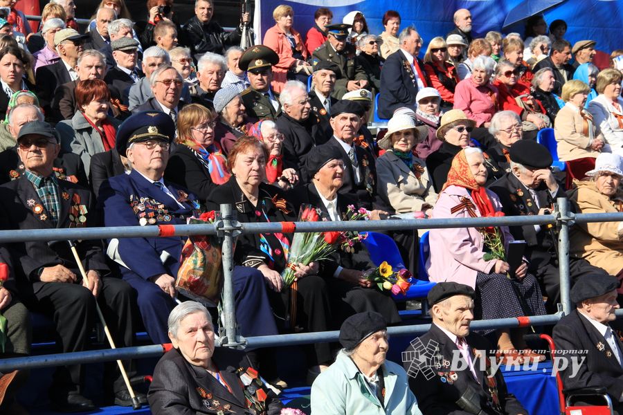 Великие Луки отмечают День Победы