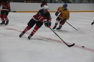 Хоккейные матчи чемпионатов города Великие Луки и Псковской области по хоккею прошли в СОК «Айсберг» (ФОТО)