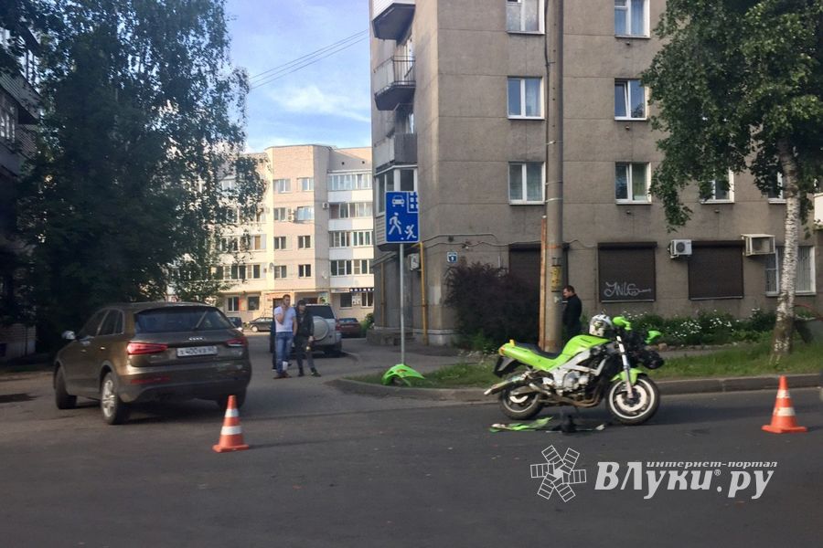 Фотофакт: В Великих Луках «открыт мотосезон»