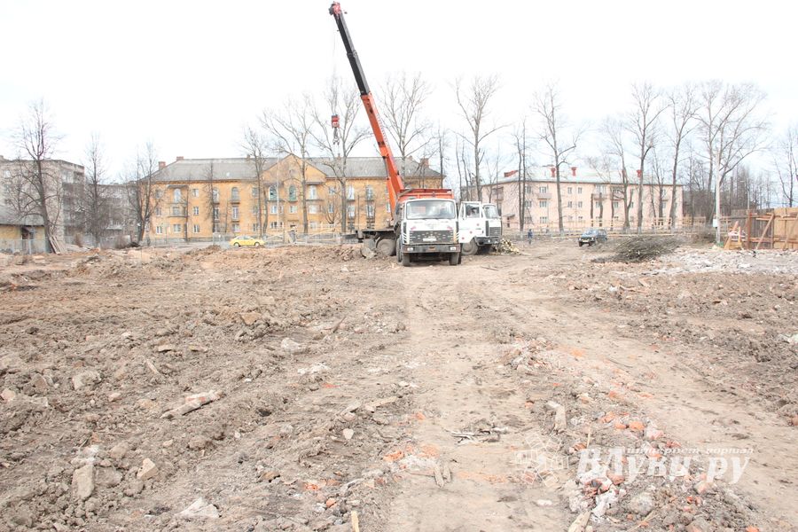 Строительство новой школы в Великих Луках — все идет по плану (ФОТО)