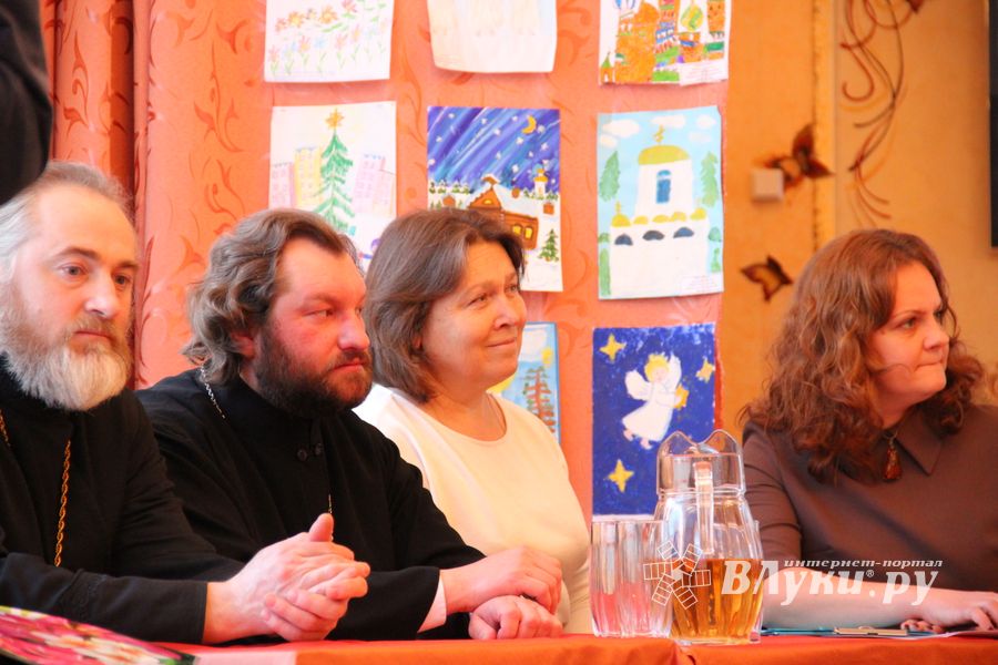 «Красота Божьего мира» в рисунках дошколят Великих Лук (ФОТО)