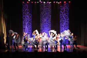 Юные артисты ГДК им. Ленина поздрвили пап с праздником (ФОТО)