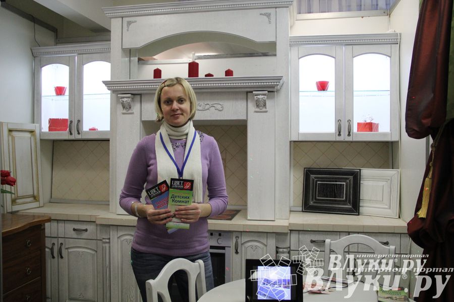 Универсальная выставка проходит в Великих Луках (фото)