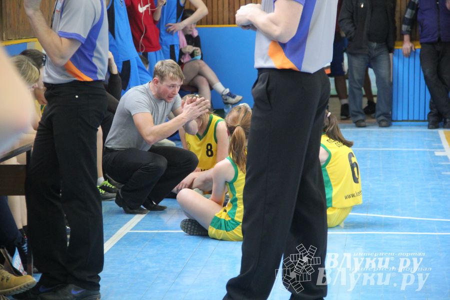 Великолучанки заняли первое место в дивизиональной игре «КЭС-Баскет» (фото)