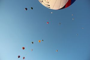 Сегодня вечером аэростаты плыли над городом (ФОТО)