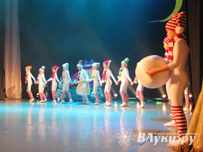 В ГДК им. Ленина встречают Новый год (ФОТО)