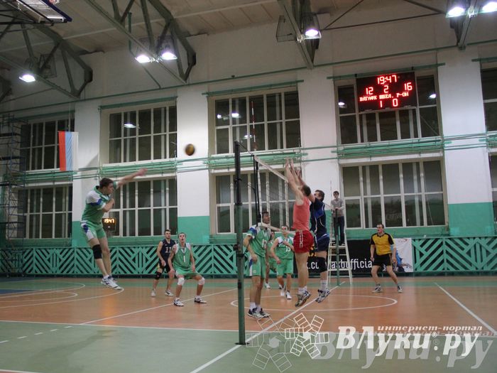 Сборная Великолукского района стала обладателем Кубка города по волейболу (фото)