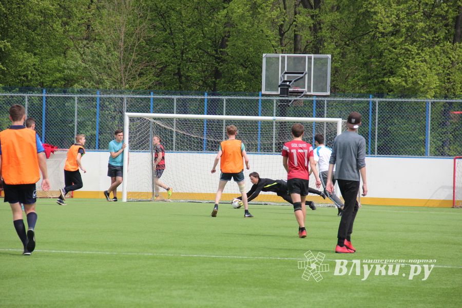 В Великих Луках прошёл Чемпионат по дворовому футболу (ФОТО)